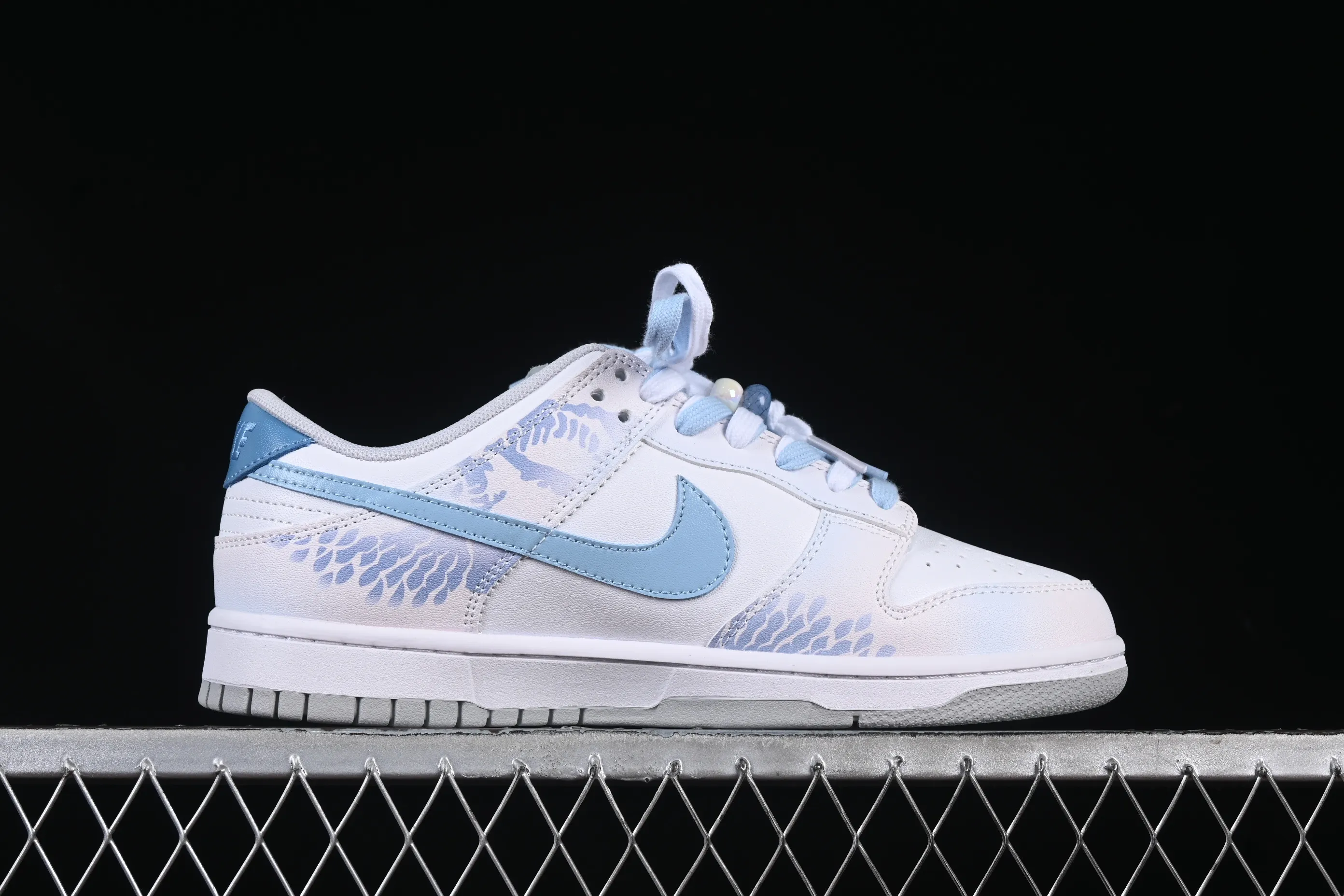 All Categories Nk SB Dunk Series Nk SB Dunk Low Low-top sneakers Nk Dunk CNY Year of the Snake Steam Puppet New Chinese style Chinese style gift box Pearl of the Snake Low-top casual sneakers DD1391-103